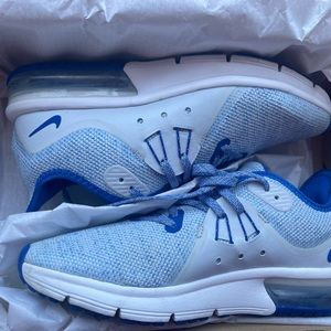 5.5Y/Women’s 7 Nike Air Max Sequence 3
